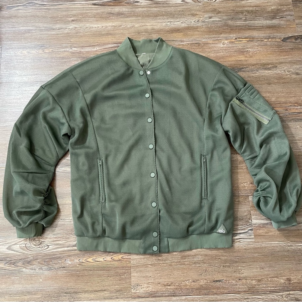 ALO Yoga Field Jacket - Picture 5 of 10